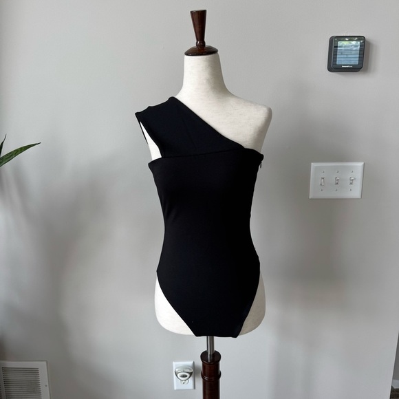 superdown rockie one shoulder bodysuit - black - Picture 11 of 11